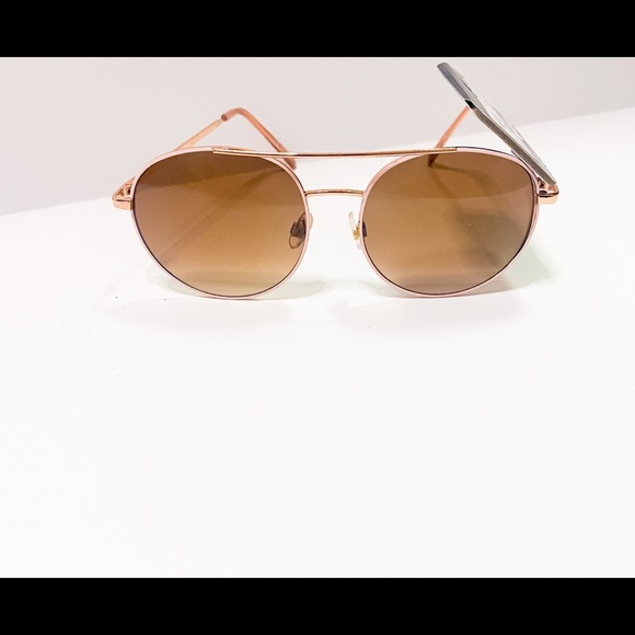 😎 Revlon Gold and Pink Stylish Sunglasses - Picture 2 of 4